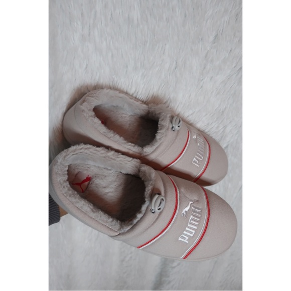 3 DIFFERENT PUMA SLIPPER COLORS ❤️👽💚 - Picture 2 of 9